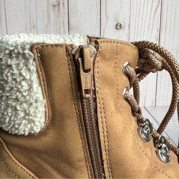 DV by DOLCE VITA Cream & Tan Girls Ankle Boots Size 5 - Picture 9 of 16